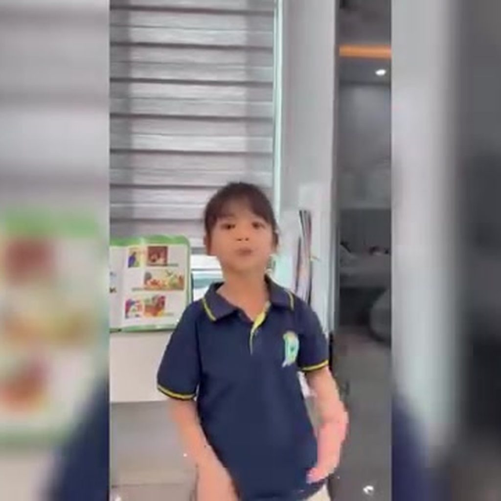 🎬🍀 [HÀNH TRÌNH ĐỌC SÁCH] – GIỚI THIỆU VỀ CUỐN SÁCH “CÂU CHUYỆN CÂY KHẾ" - NGUYỄN THÙY LINH, LỚP 1D1