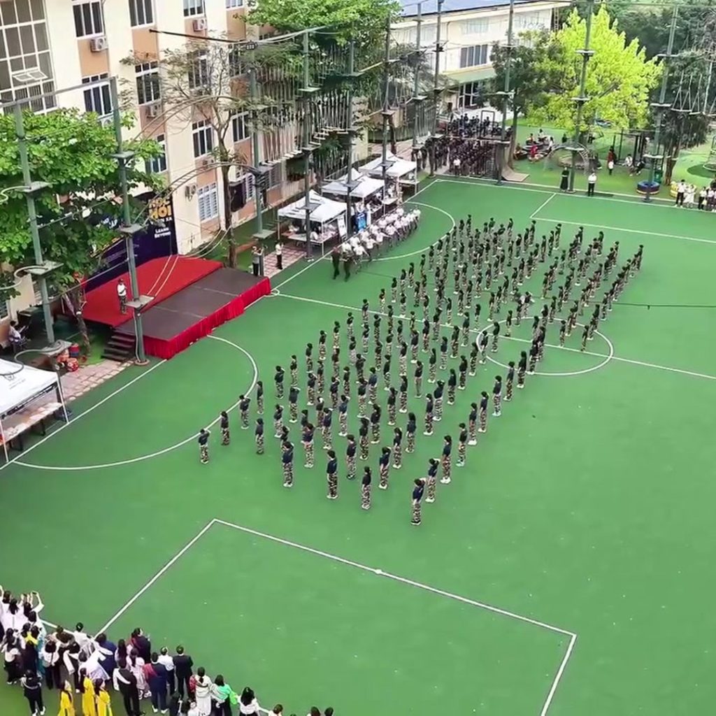 💚 Ngày hội Học tập & Rèn luyện 2026 đã khép lại, nhưng những khoảnh khắc trưởng thành của học sinh Xanh Tuệ Đức vẫn còn đọng lại. Mời ba mẹ cùng nhìn lại hành trình thật đẹp này qua video tổng kết Showcase - Ngày hội Văn hóa đọc - Quốc tế sắc màu 2026 nhé!
