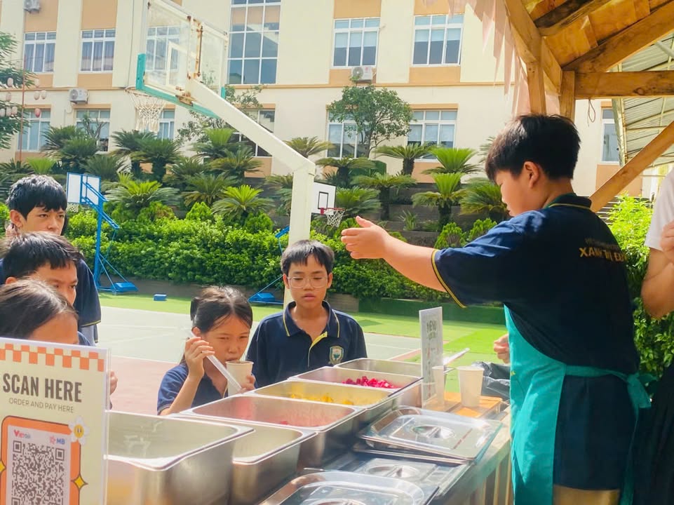 💚 HỌC SINH RÈN KỸ NĂNG VÀ SỰ SẺ CHIA TỪ "QUẦY NƯỚC TỬ TẾ"