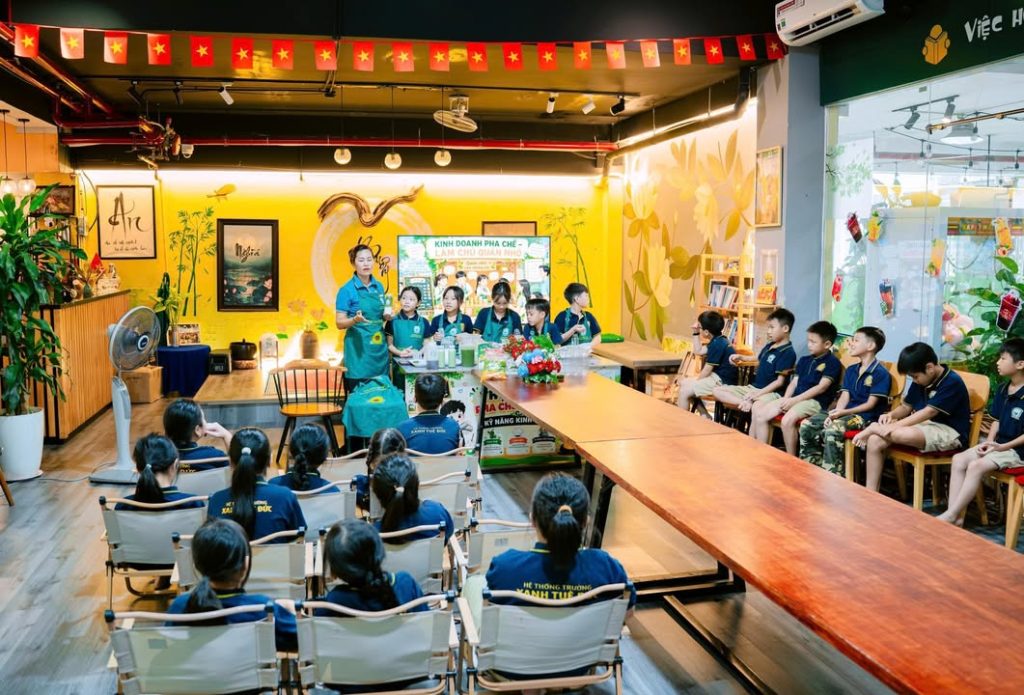🍹 TỪ LY NƯỚC TỰ TAY PHA ĐẾN BÀI HỌC VỀ SỰ SẺ CHIA