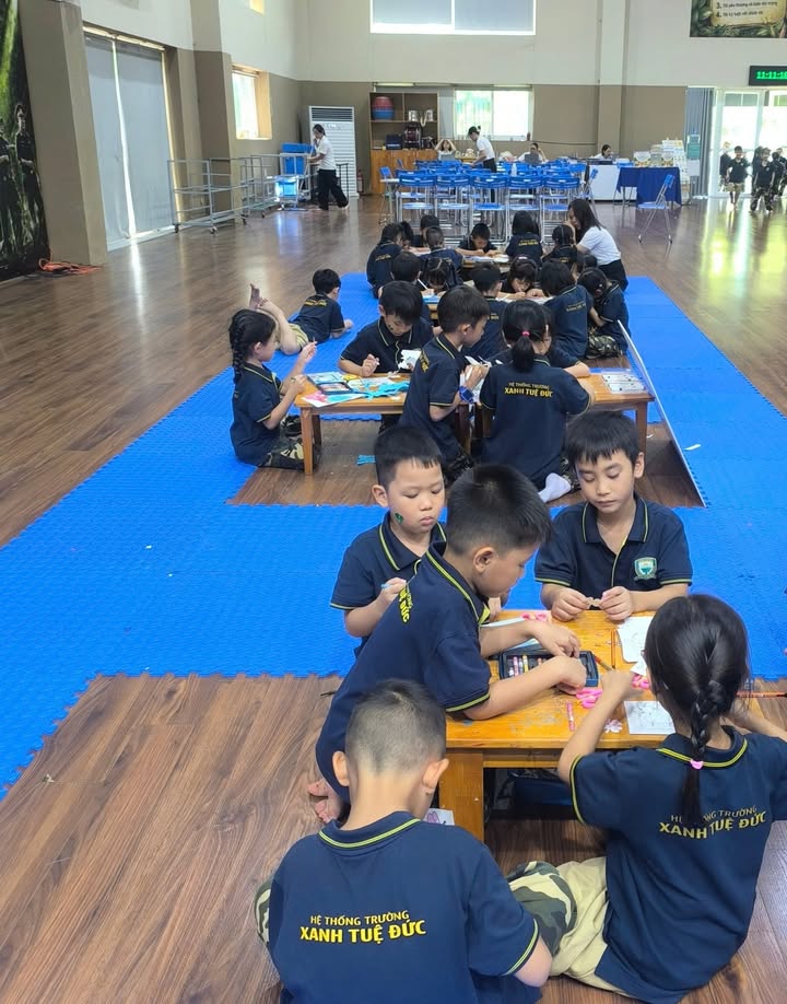 🌱 XƯỞNG CHẾ TÁC YÊU THƯƠNG – HỌC CÁCH TRAO ĐI TỪ NHỮNG ĐIỀU NHỎ BÉ
