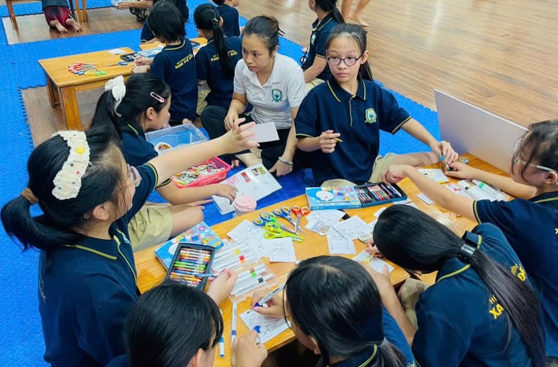 🌱 XƯỞNG CHẾ TÁC YÊU THƯƠNG – HỌC CÁCH TRAO ĐI TỪ NHỮNG ĐIỀU NHỎ BÉ